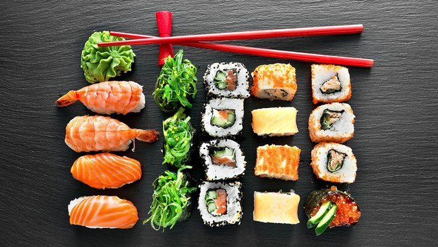 8 sự thật bất ngờ về sushi - món ăn quốc dân của Nhật Bản từng bị coi là “đồ vỉa hè” - Ảnh 1.