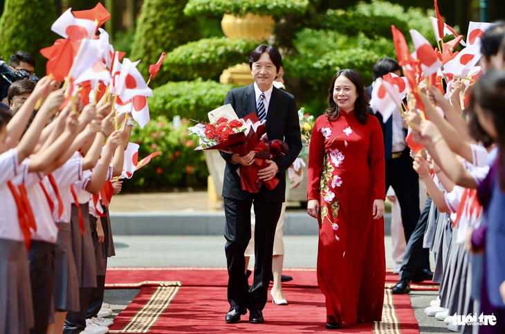 Phó chủ tịch nước Võ Thị Ánh Xuân chủ trì lễ đón Hoàng thái tử Nhật Bản Akishino sáng 21-9 - Ảnh: NGUYỄN KHÁNH
